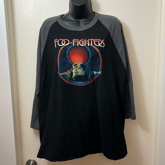 Foo Fighters “Space Shuttle” Red Moon Ship 3/4 Sleeves - Picture 2 of 4